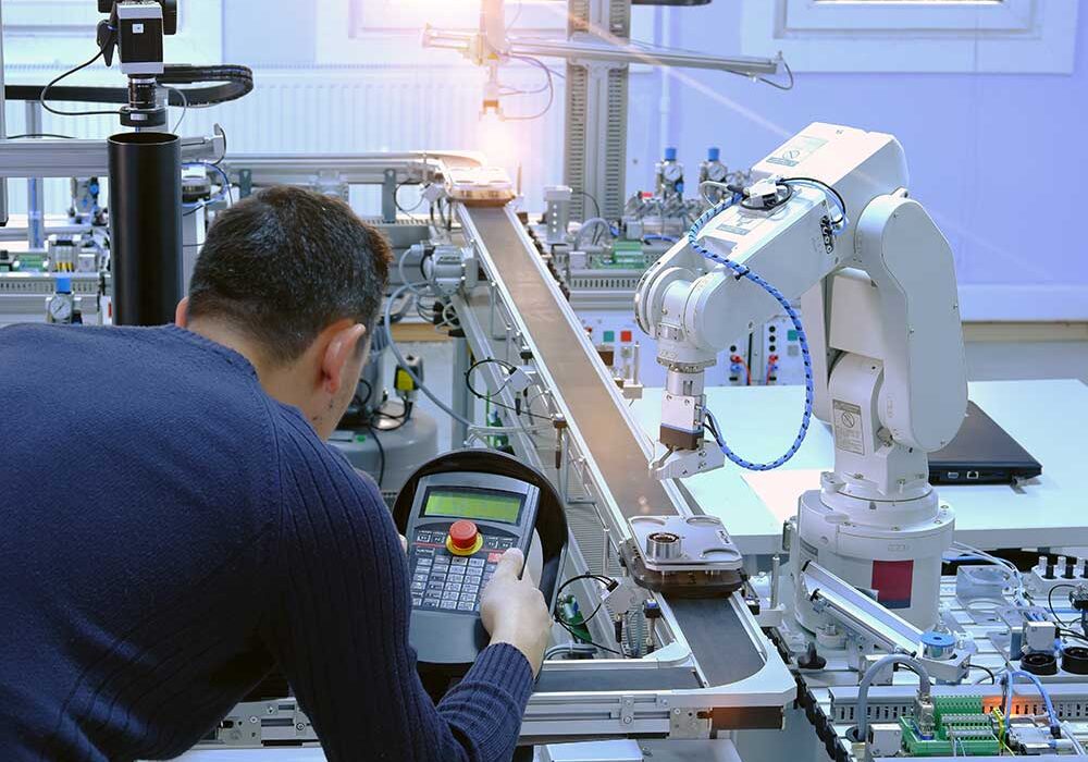 ManLookingAtScreen ManLookingAtScreen